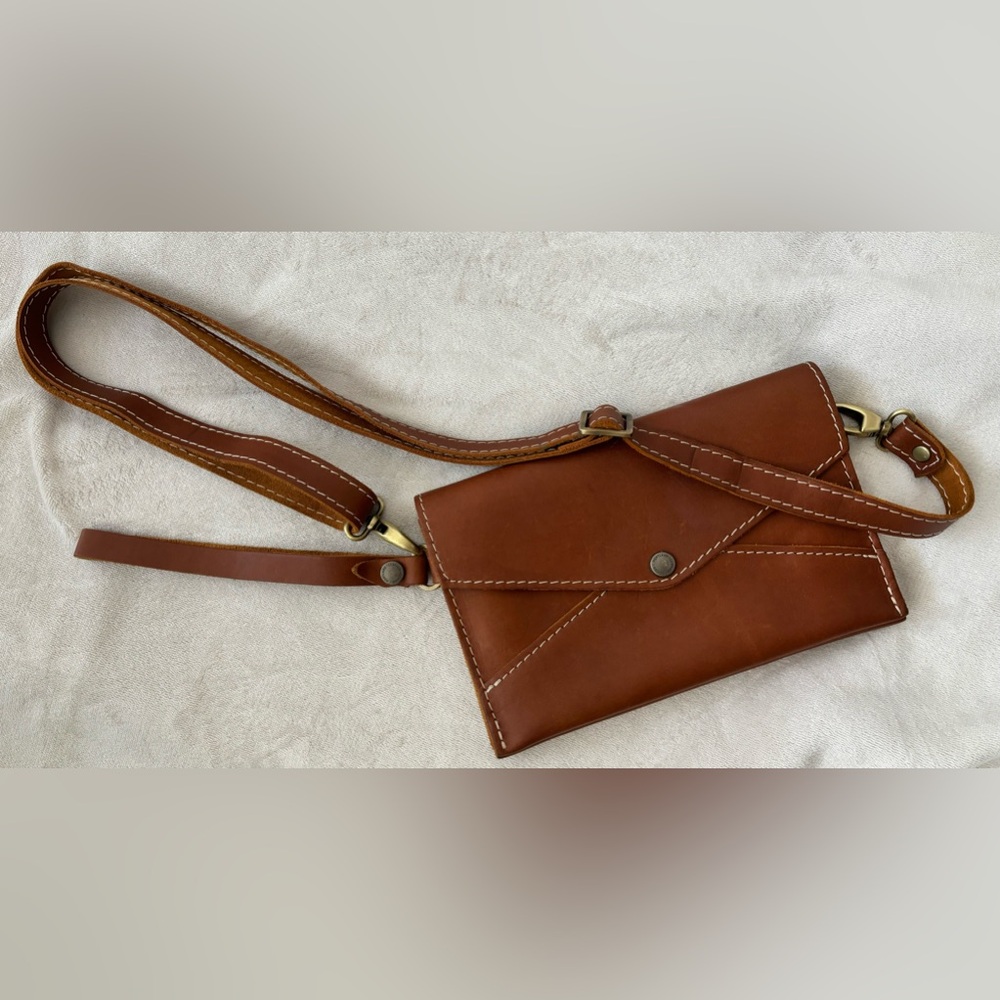Portland Leather Envelope Convertible Crossbody in A beautiful honey color